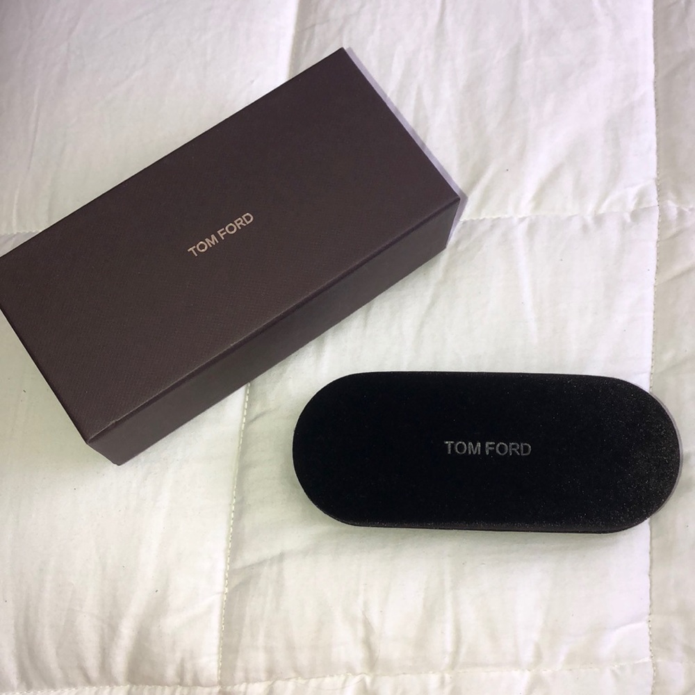 TOM FORD SUNGLASS VELVET CASE